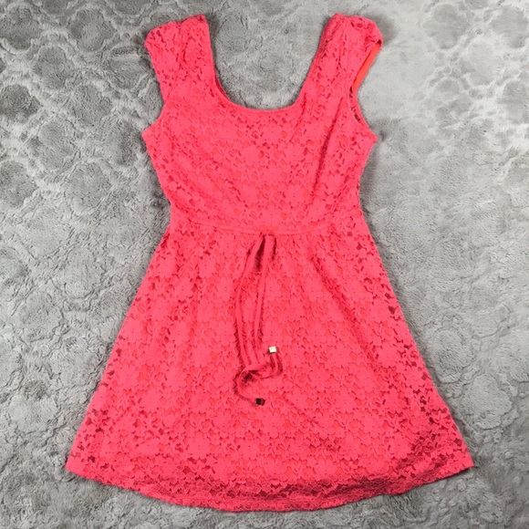LAST CHANCE CLEARANCE Toi Lace Fit & Flare Dress - Picture 2 of 8